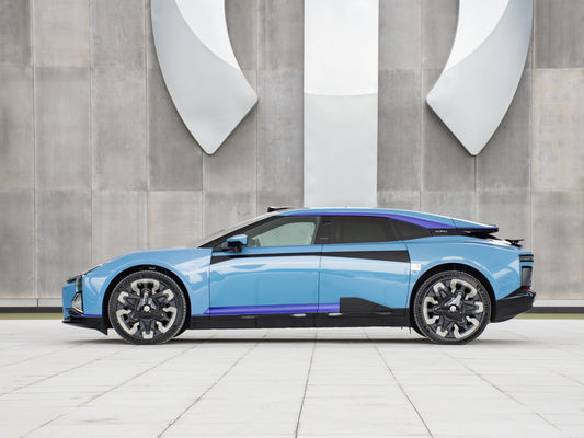 2024 Hiphi Z High End Luxury Pure Electric Sport Sedan Carro com energia de motores duplos 4WD