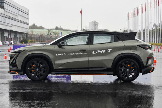 2024 Changan UNI-T Carro compacto de combustível a gás SUV Venda de carros usados 1.5T Versão esportiva UNI-T Carro