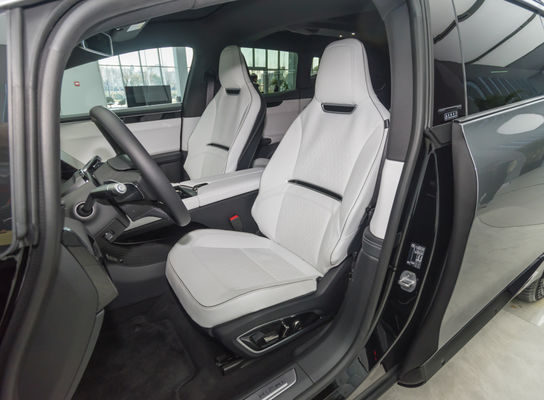 O SUV de luxo de 4 lugares da HiPhi X com 550 km de autonomia NEDC e velocidade máxima de 200 km/h