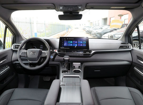 MPV Toyota Sienna de segunda mão com motor de aspiração natural e faróis LED