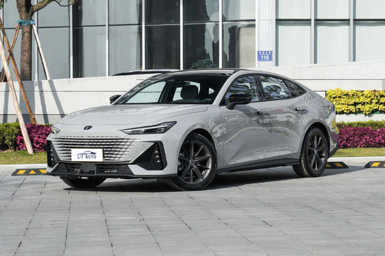 2024 Changan UNI-V Plug-In híbrido de gasolina automóvel elétrico Veículo Velocidade máxima 205km/h