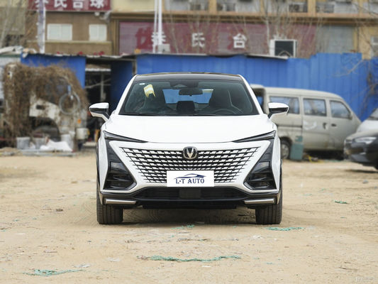 Velocidade máxima de 200 Km/h O 2023 Changan UNI-T 1.5T Turbo Luxury Sedan Alimentado por gasolina