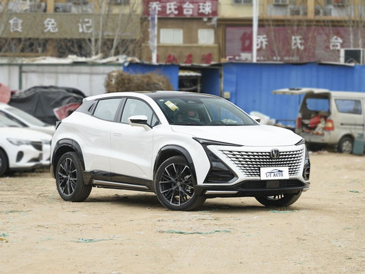 Velocidade máxima de 200 Km/h O 2023 Changan UNI-T 1.5T Turbo Luxury Sedan Alimentado por gasolina