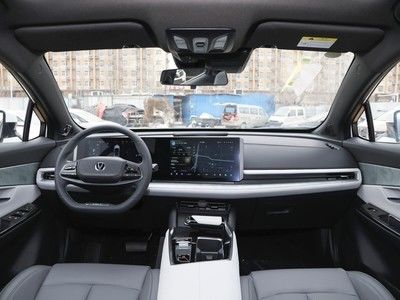 Velocidade máxima de 200 Km/h O 2023 Changan UNI-T 1.5T Turbo Luxury Sedan Alimentado por gasolina