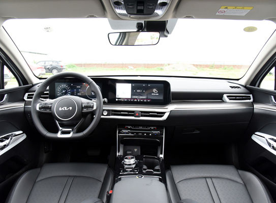 KIA K5 Turbo Gasoline Car fabricado com potência máxima 100-150PS 5 assentos 5 portas