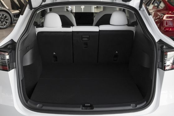Veículo energético 2024 Tesla Model Y com capacidade de bateria de 78,4KWH e potência do motor de 331kw