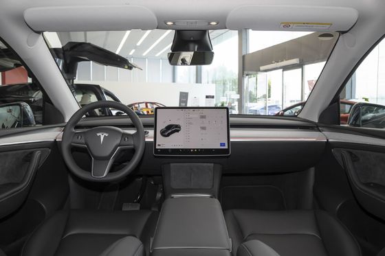 2024 Tesla Model Y 5 portas 5 lugares 4 rodas EV Carro 4750x1921x1624mm comprimento largura altura