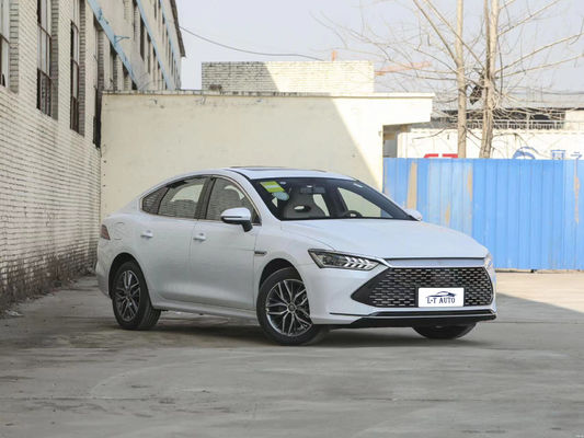 2024 BYD Qin PLUS DM-i 55KM Champion Edition Veículo elétrico a bateria em cor preta
