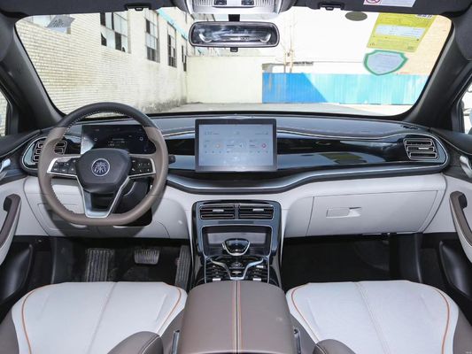 2024 BYD Qin PLUS DM-i 55KM Champion Edition Veículo elétrico a bateria em cor preta