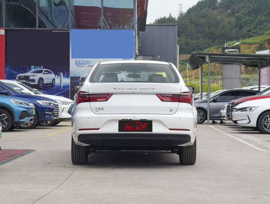 BYD Qin EV Sedan de Direção Esquerda para 100% de Combustível Elétrico Tempo de Carregamento Rápido 1,3h Feito