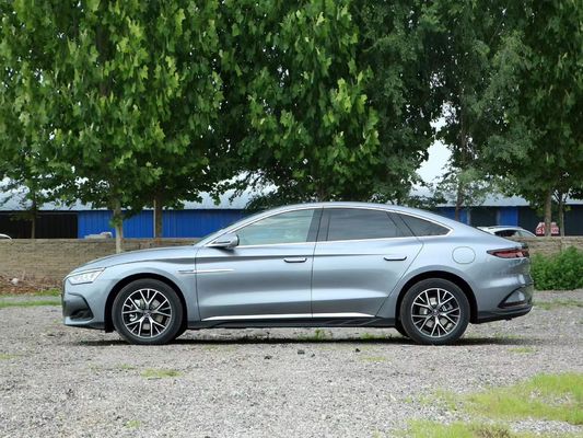 Veículo híbrido elétrico plug-in de 5 lugares BYD Han EV com alcance de 700 km e distância entre eixos de 2920 mm