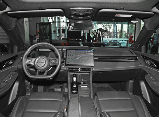 Lynkco 03 2.0 Turbo Sports Sedan 4684x1843x1460 4 cilindros Alto Inteligência