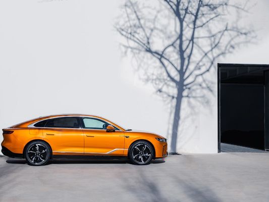 2024 Voyah Zhuiguang Limousine elétrico padrão 5 lugares veículo elétrico 5 cores 3000 mm distância entre eixos