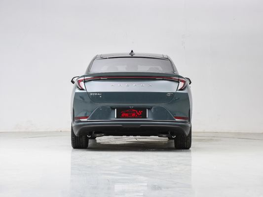 Polar Fox Alpha T ARCFOX S SUV de 5 portas e 5 lugares com 160 kW de potência máxima e 700 km de autonomia