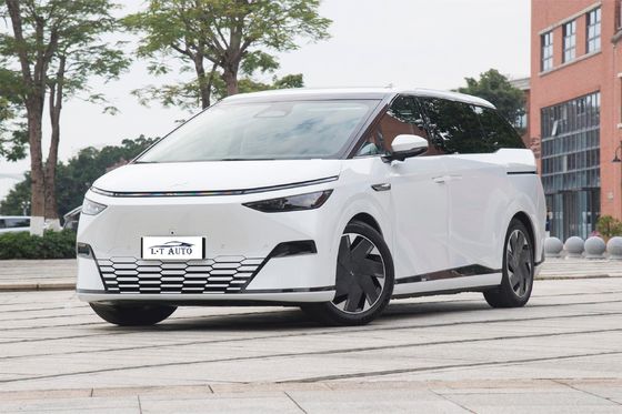 MPV de família grande Xpeng X9 Elétrico 702KM NEDC Ultra Long Range Veículo energético de 7 lugares