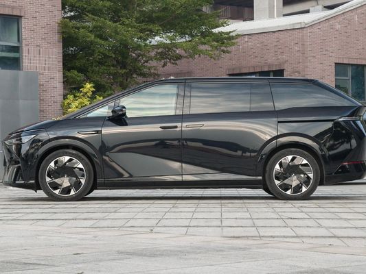 MPV de família grande Xpeng X9 Elétrico 702KM NEDC Ultra Long Range Veículo energético de 7 lugares