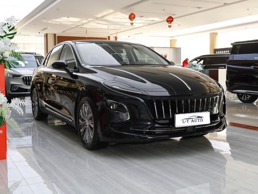 Confortável e elegante Hongqi E-Qm5 Carro elétrico puro de tamanho médio com distância entre eixos de 2990 mm