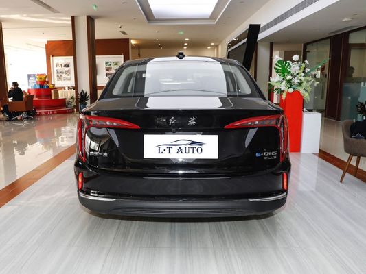 Confortável e elegante Hongqi E-Qm5 Carro elétrico puro de tamanho médio com distância entre eixos de 2990 mm