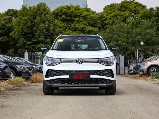 Experimente luxo e potência no Volkswagen ID6X A SUV de 5 portas e 7 lugares com 150 kW