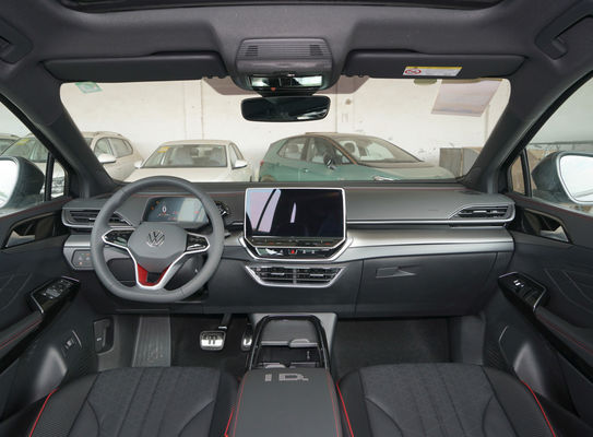 Experimente luxo e potência no Volkswagen ID6X A SUV de 5 portas e 7 lugares com 150 kW
