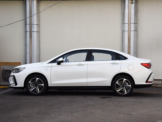 2024 Beijing Auto EU5 Compacto Carro Elétrico Sedan para carregamento rápido em apenas meia hora