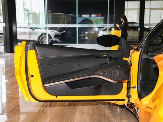 Lotus Emira Sports Car liberando todo o potencial da eletricidade de lítio ternário