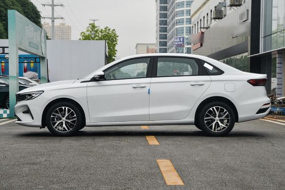 S Modelo 2024 Geely's 5-seater Sedan 1.5l 1.8l Sedan a gasolina com motor turbo