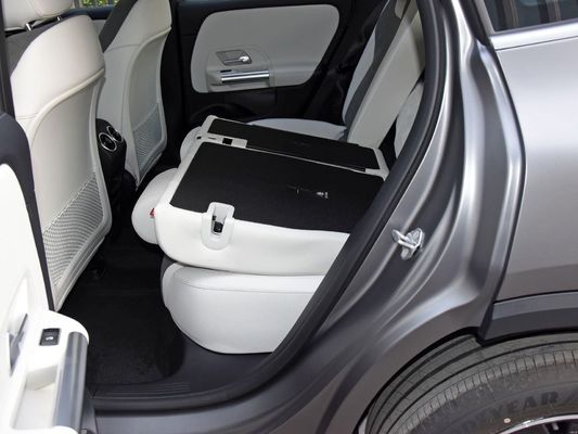 Experimente o máximo de luxo e eficiência com o carro elétrico de longo alcance BENZ EQA