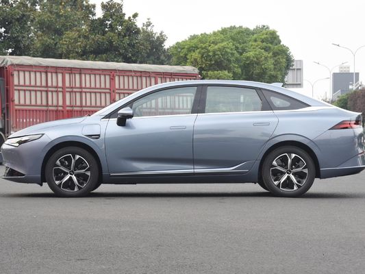 Carro Elétrico Xpeng P5 EV Aumente sua experiência de condução com 155kW de potência e estilo