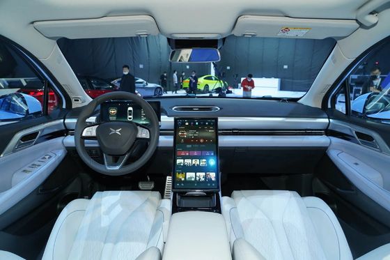 Carro Elétrico Xpeng P5 EV Aumente sua experiência de condução com 155kW de potência e estilo