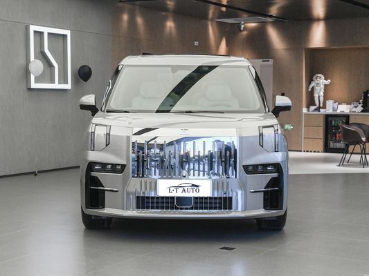 Veículo elétrico puro de médio e grande porte de 6 lugares com motor duplo e bateria em 2024