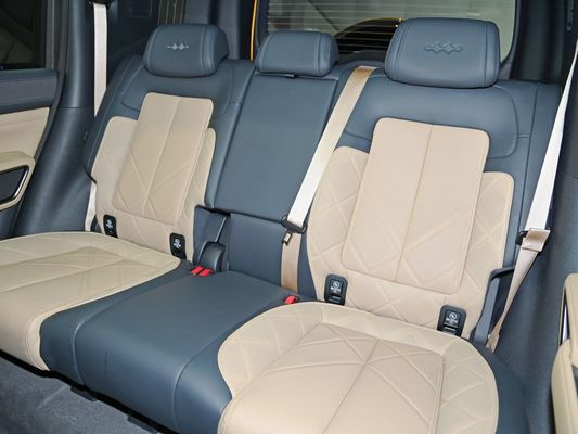 2024 BYD Luxury Energy Vehicle PHEV Carro com 505kW de potência máxima e tração nas quatro rodas