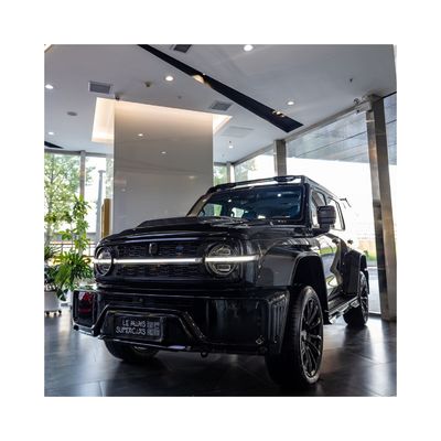Cyberpunk Tank 300 Compacto Suv Suv híbrido gasolina-combustível com grande espaço de mala