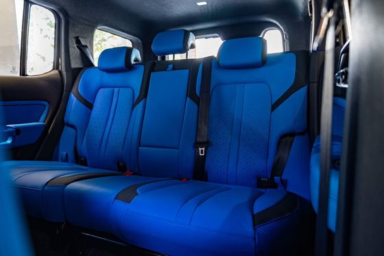 Cyberpunk Tank 300 Compacto Suv Suv híbrido gasolina-combustível com grande espaço de mala