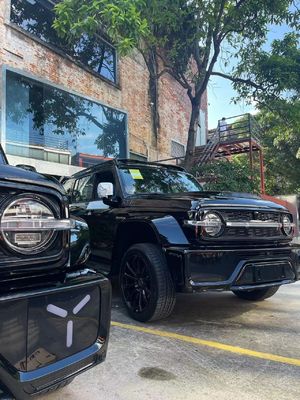 Experimente um poder e um desempenho incomparáveis com o TANK 300, o último veículo off-road