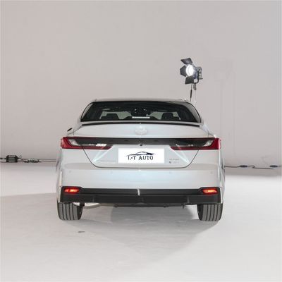 Hybrid Gasoline Toyota Camry Sedan Euro VI Padrão de emissões 2024 Veículos 0km Automóvel usado
