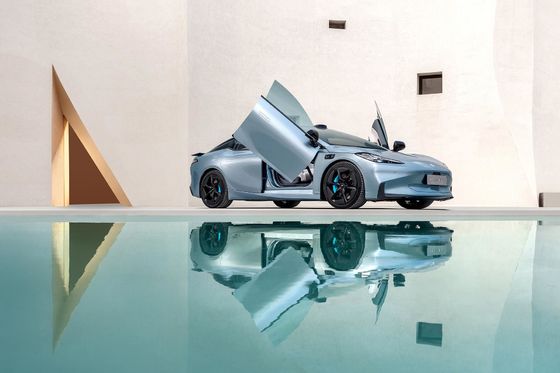 Pure Electric 2024 Sports Car Hyper GT Portas de tesoura 4 portas 5 assentos RWD Luxury High Speed SPORT EV CAR