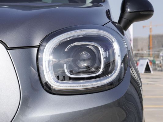 O Leapmotor T03 é um mini-carro elétrico de zero emissões com alta velocidade e capacidade de 4 lugares.
