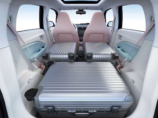 O Leapmotor T03 é um mini-carro elétrico de zero emissões com alta velocidade e capacidade de 4 lugares.