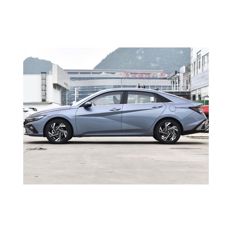 2024 Hyundai Elantra 1.5L CVT Automático FWD Carro a combustível a gasolina Feito em com 5 assentos